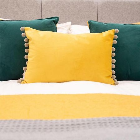 The Harrogate Abode Apartment Bagian luar foto