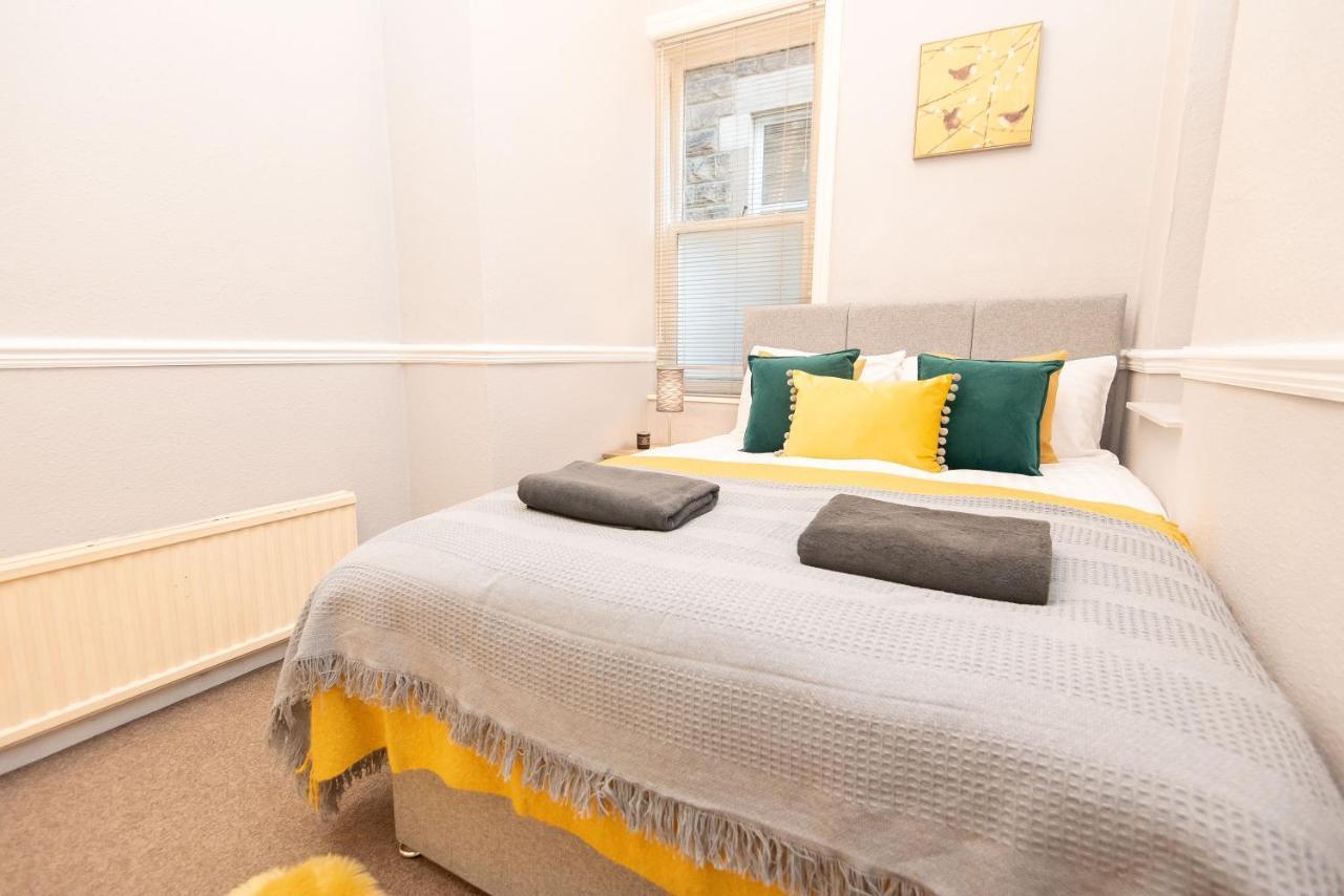 The Harrogate Abode Apartment Bagian luar foto